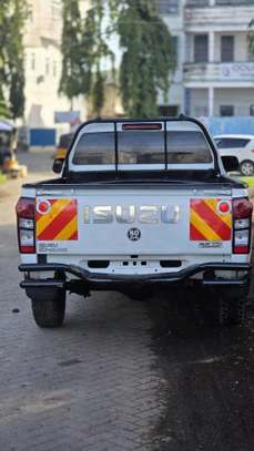 ISUZU Dmax image 3