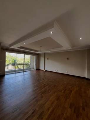 3 Bed Apartment with En Suite in Riverside image 18