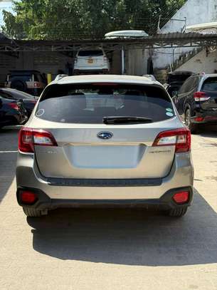 SUBARU OUTBACK image 2