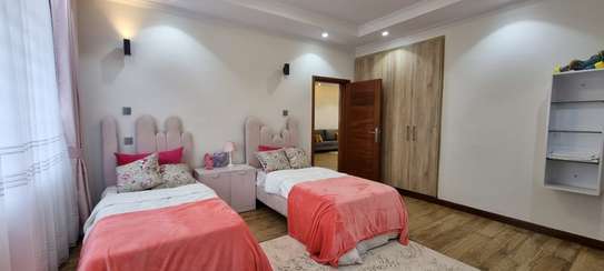 4 Bed House with En Suite in Kiambu Road image 13