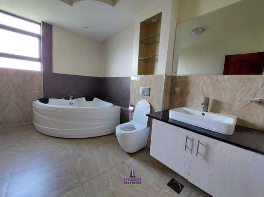 3 Bed Apartment with En Suite at Riverside Drive image 5