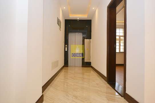 4 Bed Townhouse with Garden in Spring Valley image 7