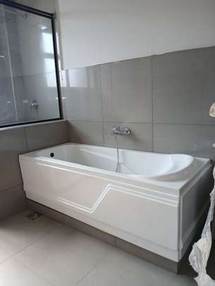 3 Bed Villa with En Suite in Gikambura image 9