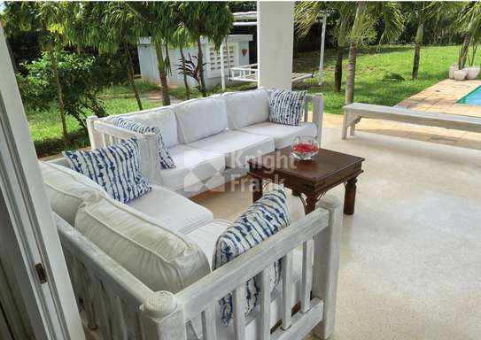 6 Bed Villa with Garden in Vipingo image 3