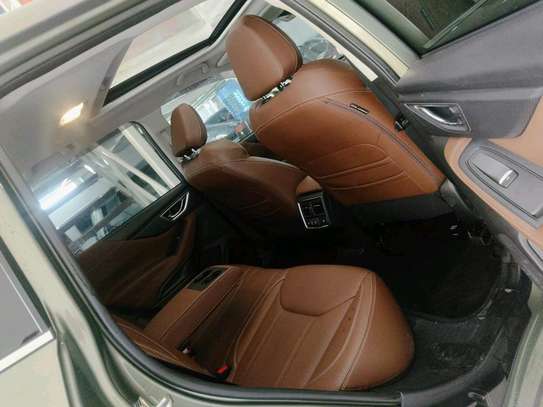 Subaru Forester E-boxer with sunroof 2018 image 6