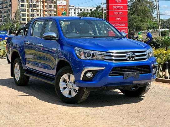 2018 Toyota Hilux double cab in ngong image 4
