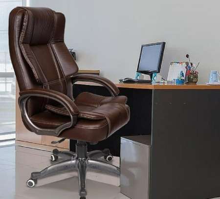 Luxury Reclining Office Chair – Ergonomic Swivel Design image 2