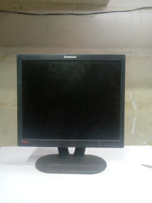 17 inch lenovo monitor (square). image 1