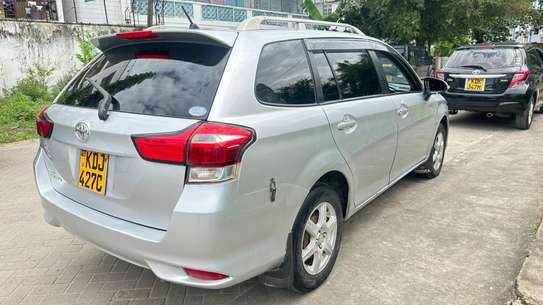 Toyota Fielder KDJ image 2