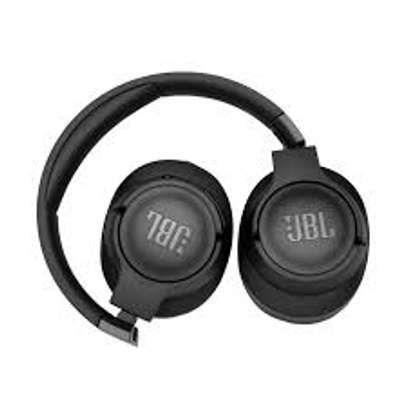JBL 700BT Pure Bass Wireless Headset image 2