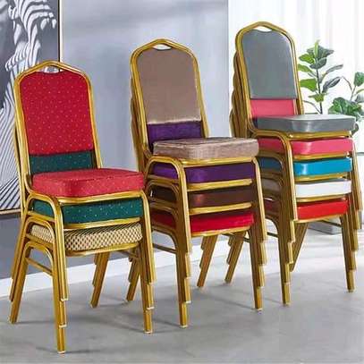 Chairs at affordable prices image 1