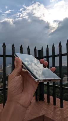 Sharp Aquos R6 image 1