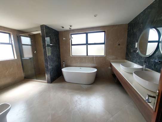 5 Bed Townhouse with En Suite at Lavington image 8