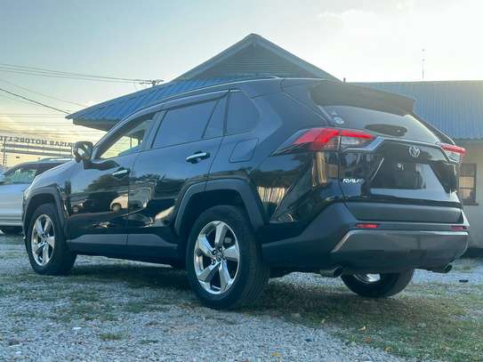 Toyota Rav4 Black 2018 image 5
