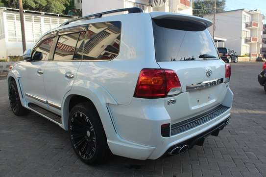 Toyota Landcruiser ZX 2014 60,000 Kms image 4