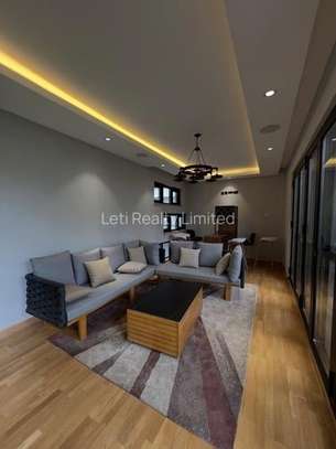 4 Bed Townhouse with En Suite in Lavington image 3