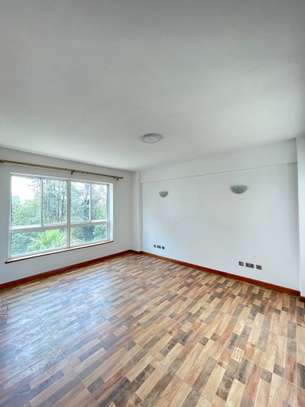 4 Bed Apartment with En Suite in Riverside image 14