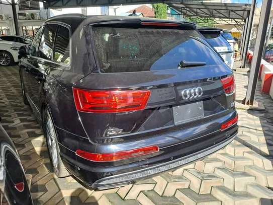 AUDI Q7 image 5