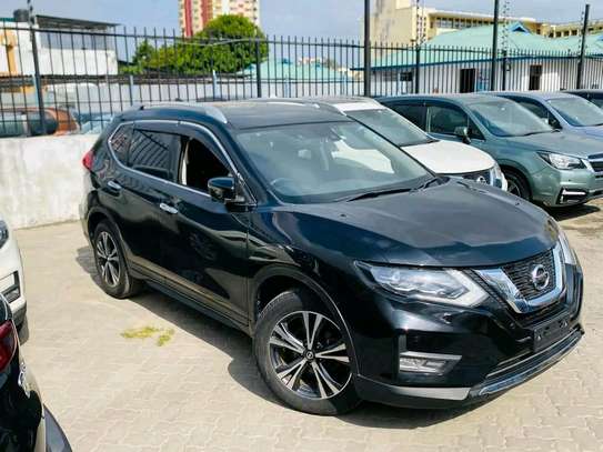 Nissan X-Trail Black sunroof 2018 4x4 image 3