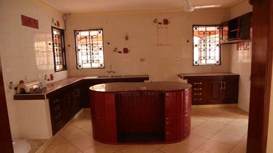 4 Bed House with En Suite at Nyali image 18