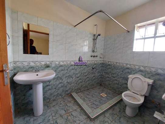 5 Bed House with En Suite at Runda Rd image 35