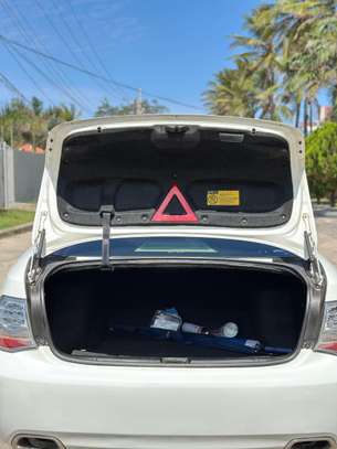 Toyota crown Royal saloon 2018 model image 4