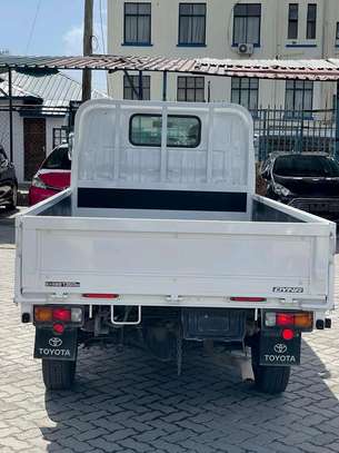 TOYOTA DYNA 4WD MANUAL DIESEL image 9