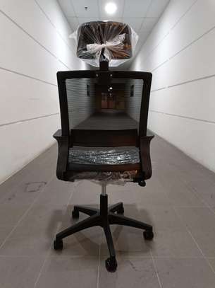 High-back orthopedic office seat image 3