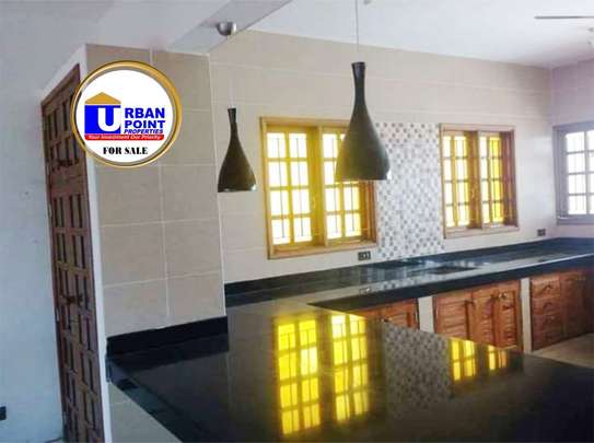 4 Bed House with Swimming Pool in Vipingo image 7