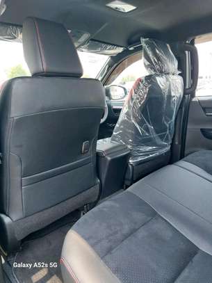 Toyota Hilux double cabin black 2019 diesel image 7