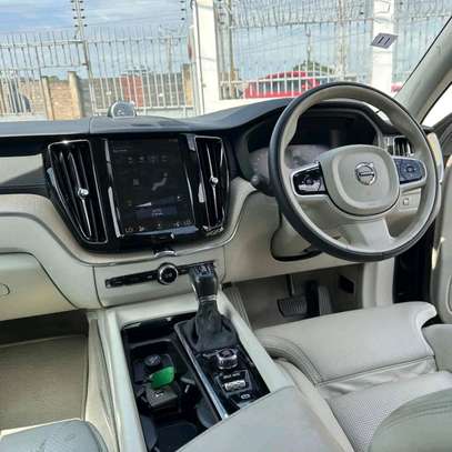 Volvo XC60 T5 AWD Green 2018 image 7