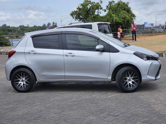 Toyota Vitz 2014 image 10
