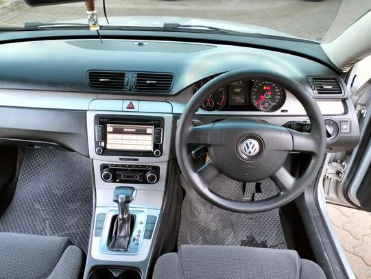 Volkswagen Passat image 3