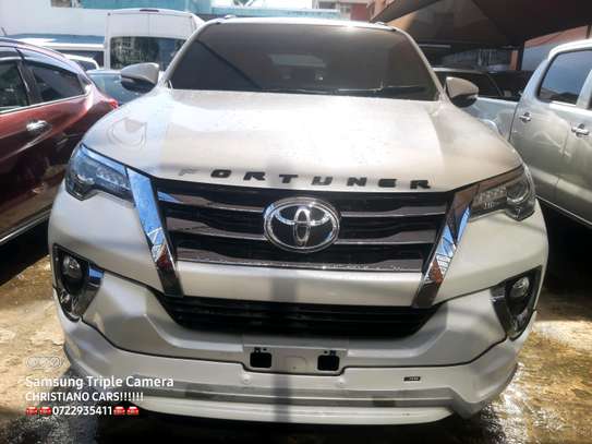 Toyota Fortuner 2016 7 seater image 1