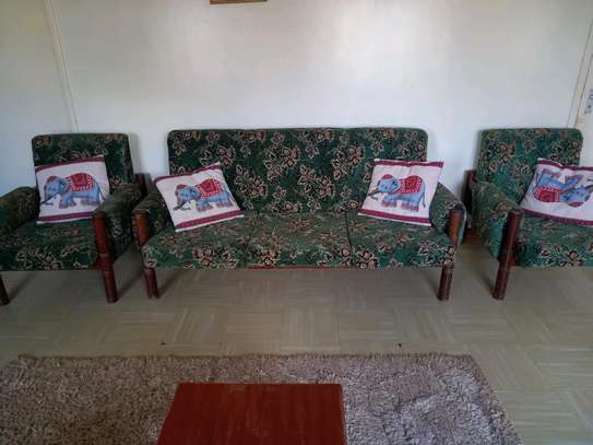 5 seater sofa with pillows image 1