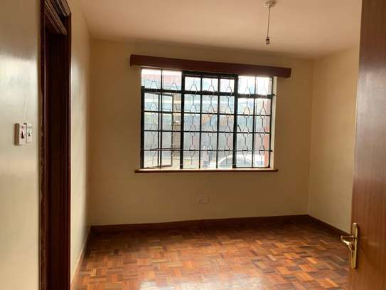3 bedroom apartment all ensuite with Dsq available image 13