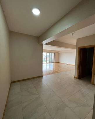 3 Bed Apartment with En Suite in Kileleshwa image 13