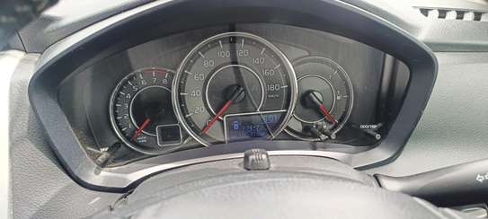 Toyota corolla Axio G White 2018 image 10