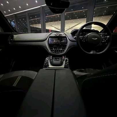 2022 Aston Martin DBX image 3