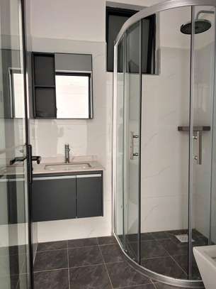 1 Bed Apartment with Gym in Kilimani image 5
