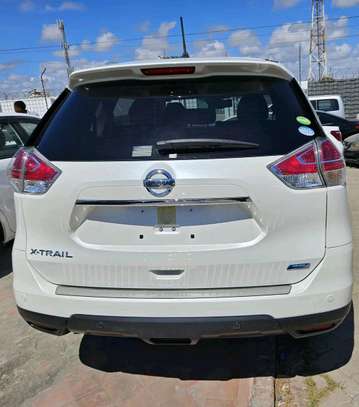 Nissan Xtrail pearl white image 1