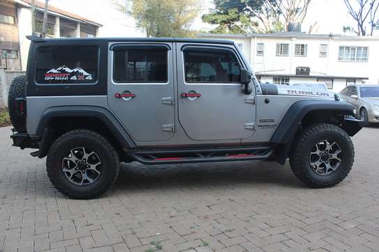 Jeep Wrangler Unlimited Sahara 2017 image 4