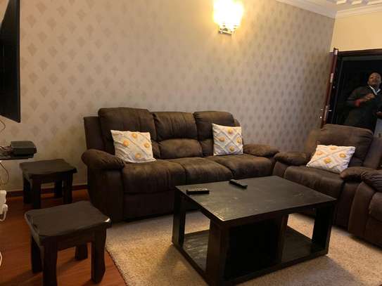 3 bedroom apartment all ensuite fully furnished image 12
