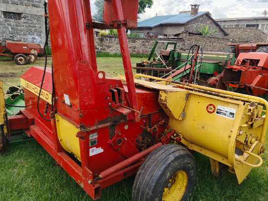 New Holland forage machine image 4
