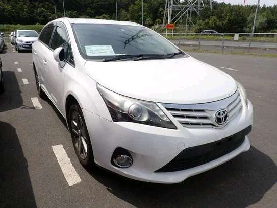 WHITE TOYOTA AVENSIS  (MKOPO ACCEPTED) image 1