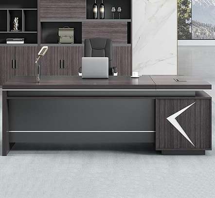 Office Desk : 1.6 Meter Executive Manager Office Desk image 2