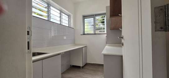3 Bed Apartment with En Suite in Runda image 9
