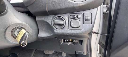Toyota Vitz Hybrid 2016 image 3