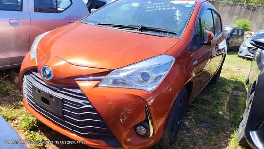 Toyota Vitz hybrid orange 2018 image 2