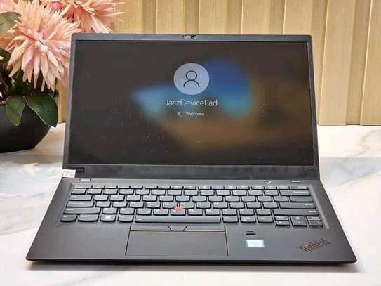 Lenovo ThinkPad X1 Carbon laptop image 4